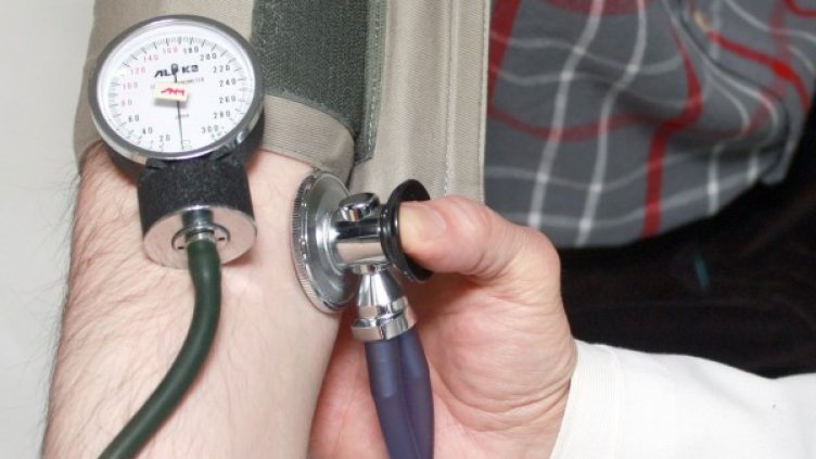 По стъпките на мечтите: Младежи трупат опит в болница