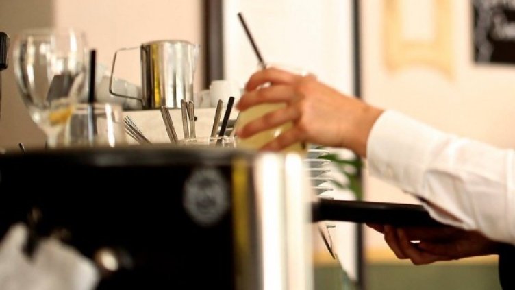 След наредба Н-18: Ще поскъпнат ли ресторанти и хотели?