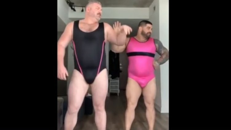 Не е лесно в изолация: Танц от мъже в трико!