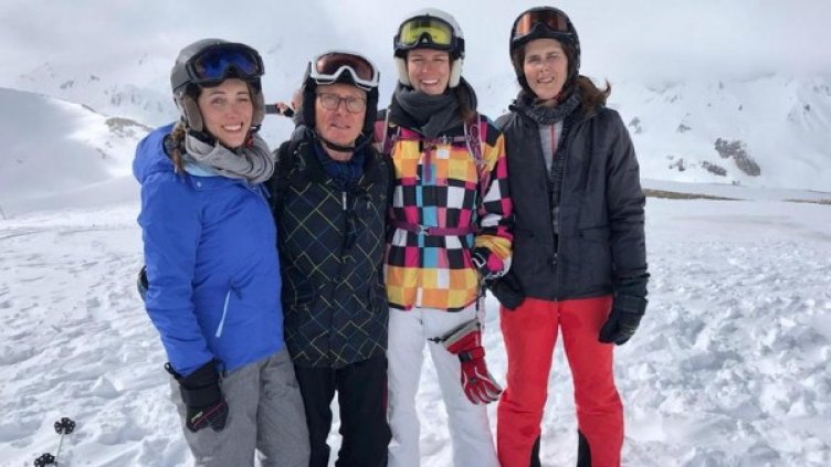 Мартина Бюхлинг със съпруга си и двете им дъщери. Снимка: Личен архив / Дойче веле