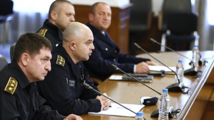 На живо: Какви ще са мерките за Великден?