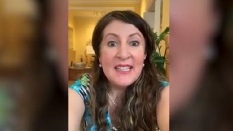 Херо Мустафа боядиса яйца с децата си и пожела "Честит Великден"