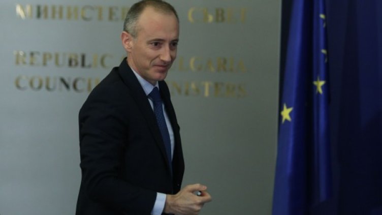 На живо: Министър Вълчев &ndash; как ще приключи учебната година?