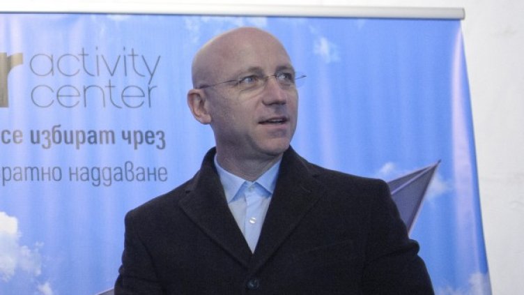 Ивайло Пенчев търси кръводарители, бил с рядка група: Ще почерпи!