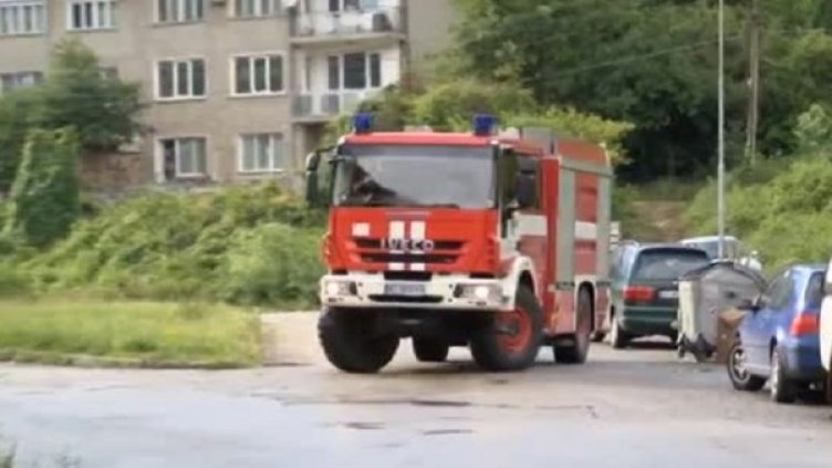 Три деца бяха спасени от пожар във Велико Търново