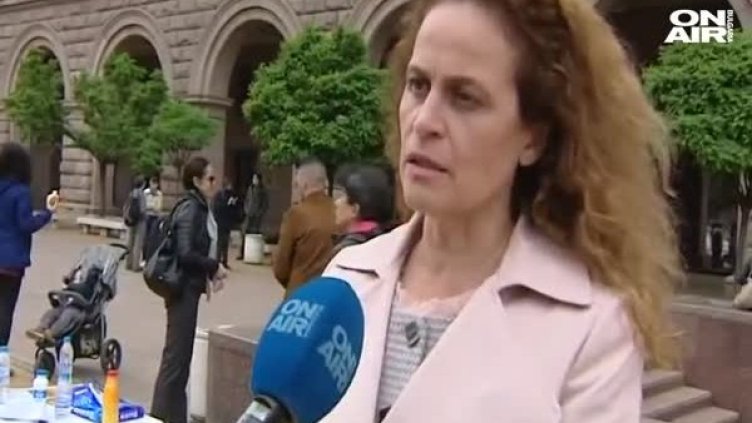 Родители и лекари искат нова обществена поръчка за детска болница