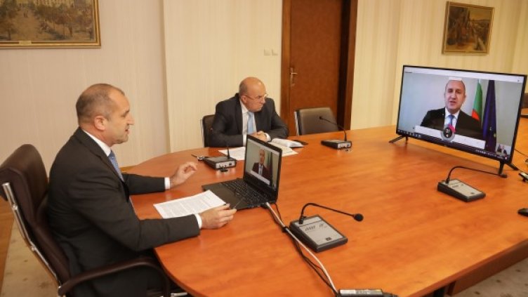 Справянето с кризата изисква засилено сътрудничество, зове Радев