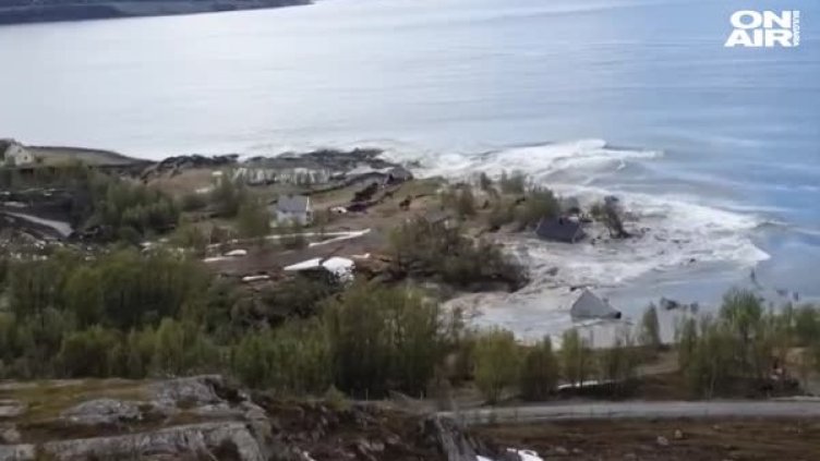 Силата на природата: Свлачище в Норвегия отнесе в морето 8 къщи