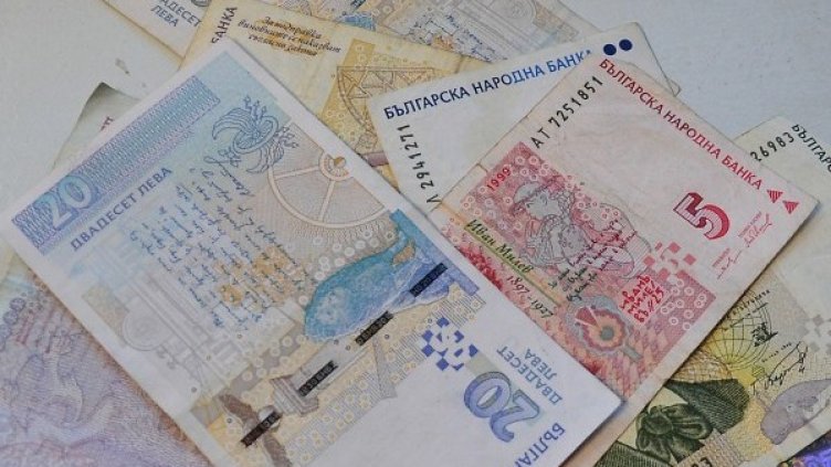 Минималната заплата според професията от догодина