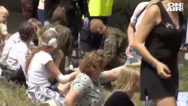 Автобус падна от мост във Варшава, двама загинаха