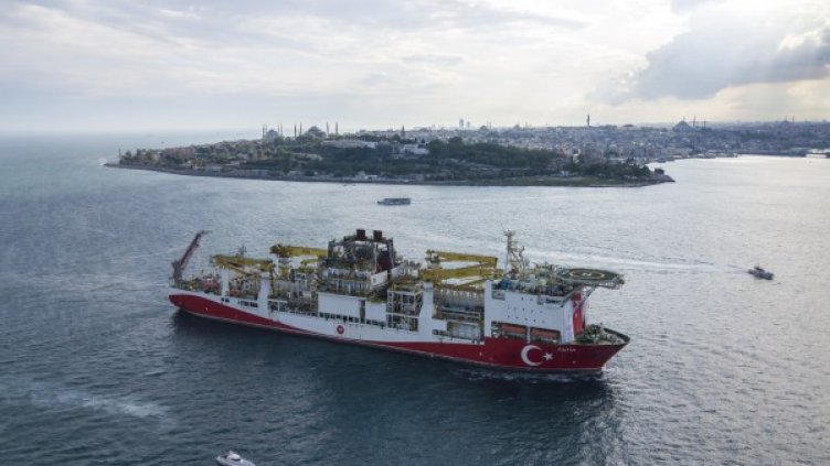 Турският сондажен кораб "Фатих". Снимка: архив, БГНЕС