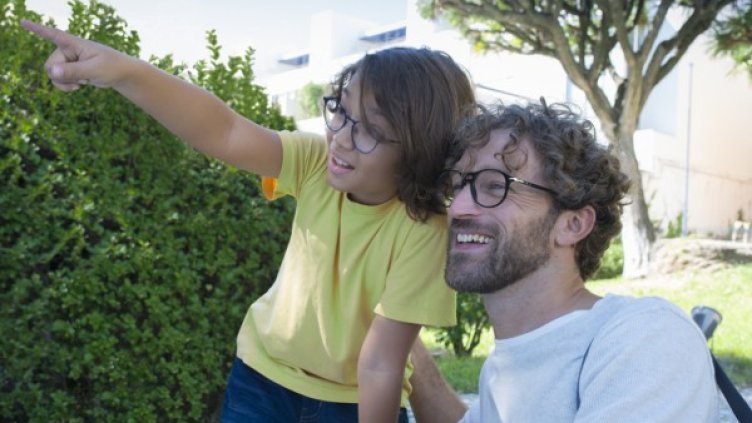 Източник: Essilor България