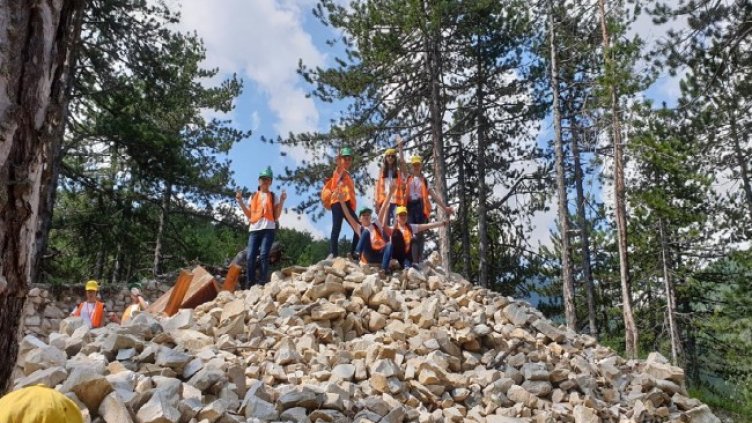 Източник: Lucky Kids
Източник: Lucky Kids
Източник: Lucky Kids

Източник: Lucky Kids