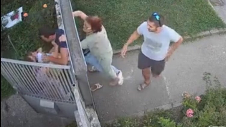 Майка показа зловещ клип, бившият мъж й взе детето посред бял ден