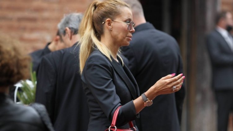 Близки и приятели изпратиха за последно Христо Сираков