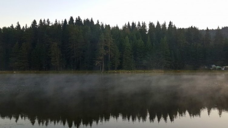 Денят започва с облаци, към обяд ще се затопли