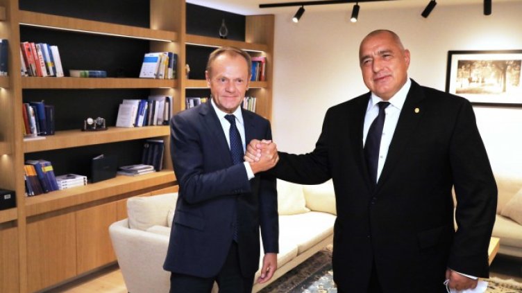 Борисов разговаря с президента на ЕНП Доналд Туск. Снимка: БГНЕС