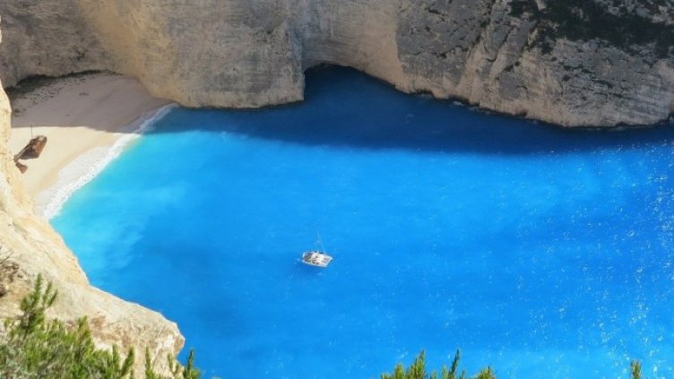 Българите планират почивка, но първо питат за анулирането 