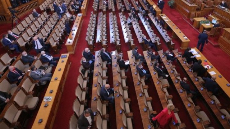 Десницата е тази, която можела да бъде мотор на промените