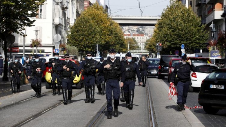 Полицаи след нападението в Ница. Снимка: БГНЕС