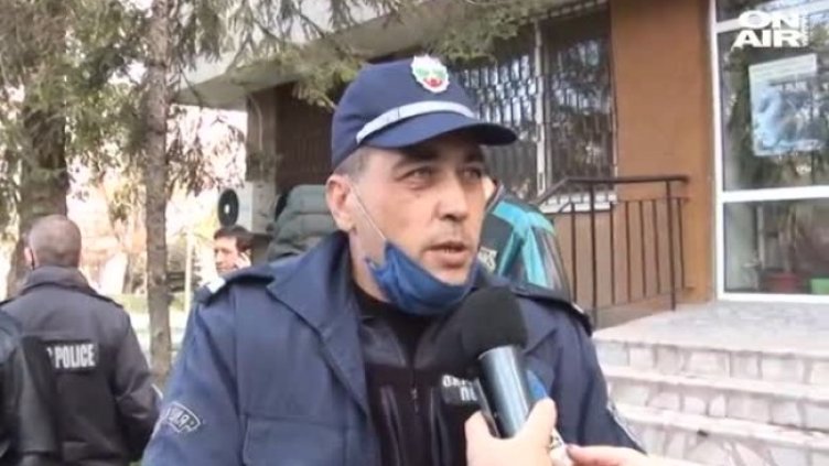 Полицаите на протест, искат 30% увеличение на заплатите