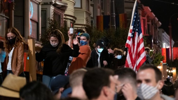 Хиляди по улиците в САЩ празнуваха победата на Байдън 