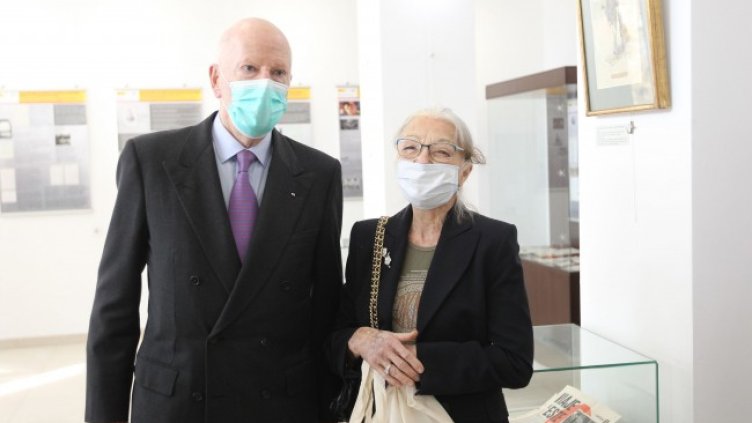 Царят и доня Маргарита на изложба за отношенията България - Испания 