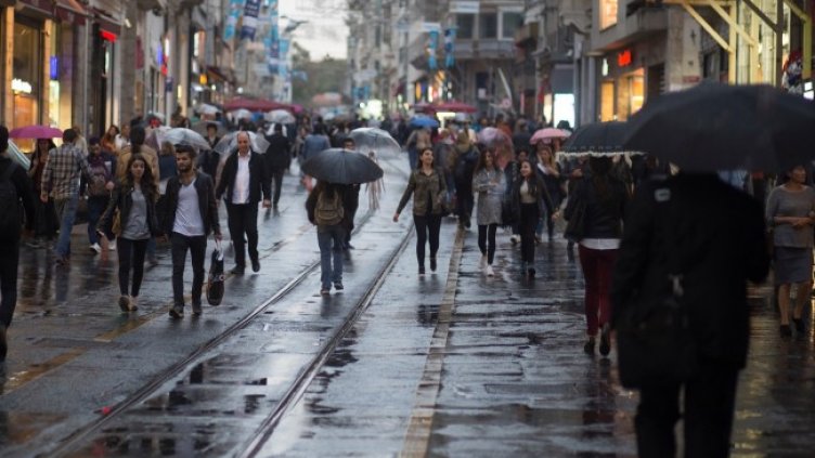 Дъжд в цялата страна, по високите полета ще премине в сняг 