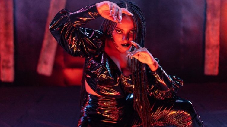 Визията на Прея в новия й клип