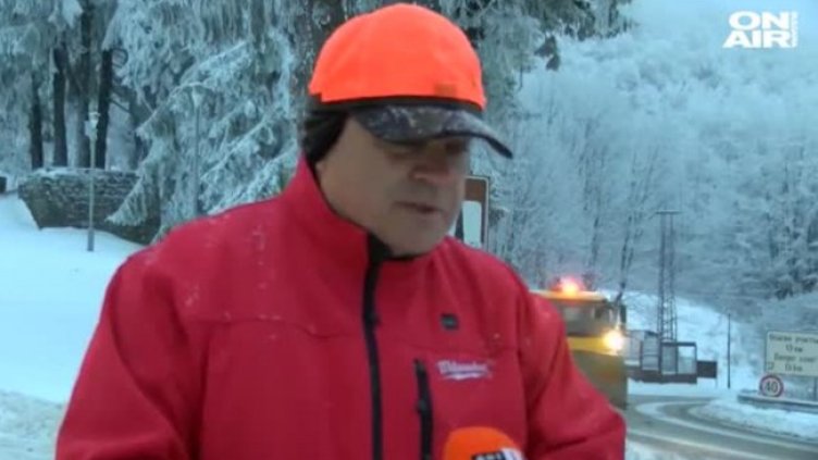 10 машини чистят прохода "Шипка" на 24-часов режим