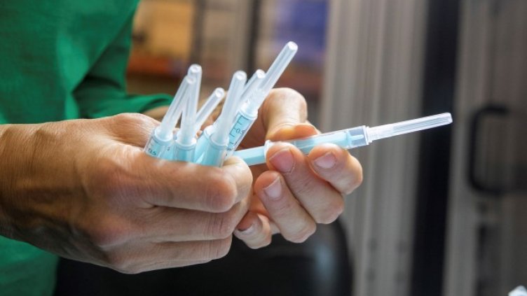 От първо лице: Какво е чувството да приемеш ваксината на Moderna?