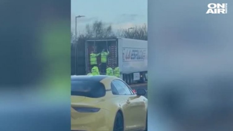 Българи са задържани за трафик на мигранти във Великобритания