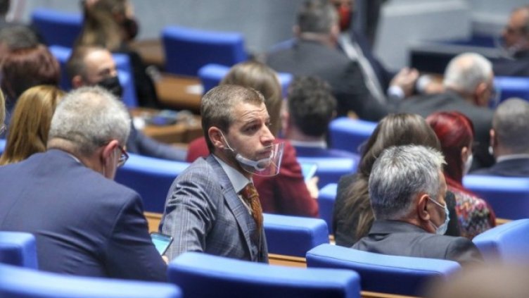 Депутатите пак на работа. Снимка: Димитър Кьосемарлиев