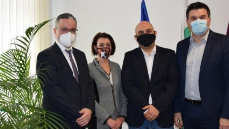 ЧЕЗ и Стопанският факултет на СУ подписаха стратегическо партньорство