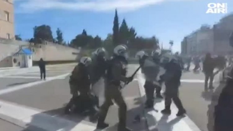 Сблъсъци на студентски протест в Атина