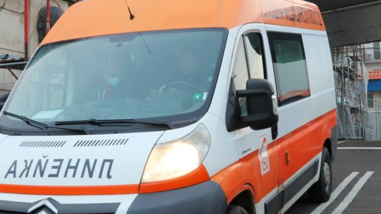 Млада жена пострада при катастрофа в Карнобат