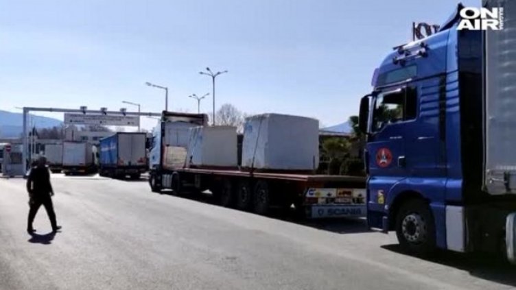 Заради тестовете опашки на "Кулата", чака се 2-3 часа