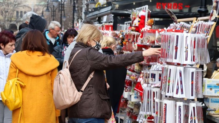 Какви мартеници ще си закичат българите тази година?