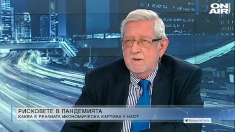 Доц. Вазов: В края на годината ще имаме минимум 4% спад на БВП