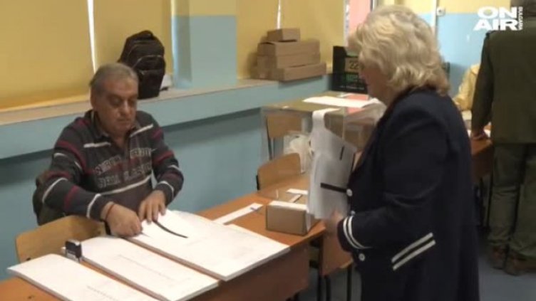 Избори 2021: ЦИК няма да преназначава съставите на СИК зад граница