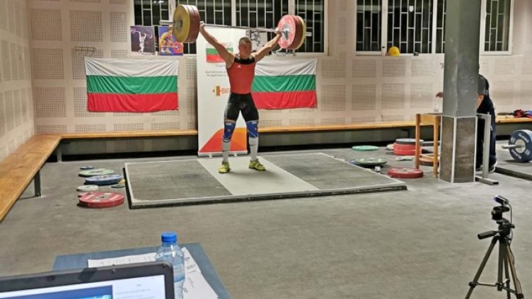 Едва на 16, Карлос Насар е смятан за един от най-големите таланти в световните щанги. Снимка: БФВТ