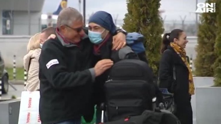 Полярните ни изследователи стъпиха на родна земя