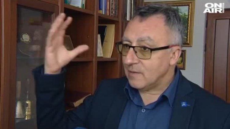 Месец май идва, ще има ли абитуриентски балове?