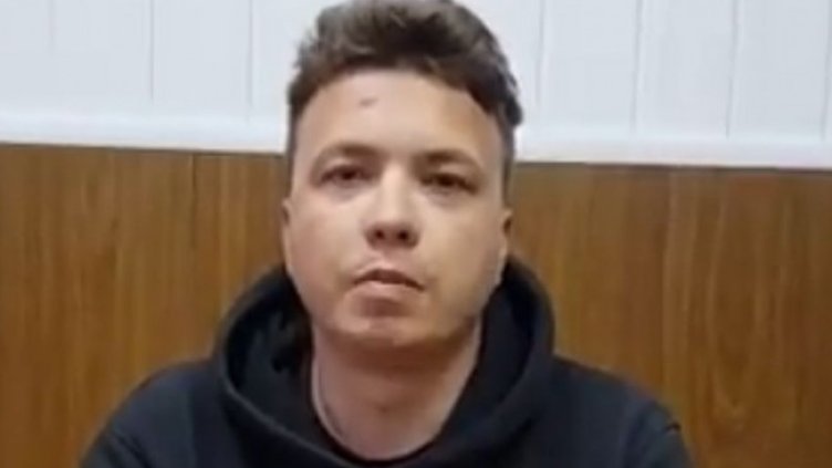 Бащата на Протасевич: Синът ми може да е бит и измъчван