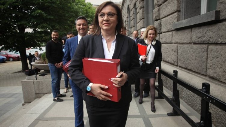 И БСП внесе документите за вота, Нинова: Целите ни са промяна и стабилност