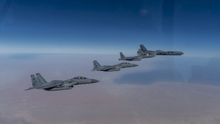 Как НАТО изпраща съобщение на Русия със своите въздушни тренировки?