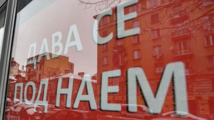 Близо 1000 търговски обекта пред принудително запечатване от НАП