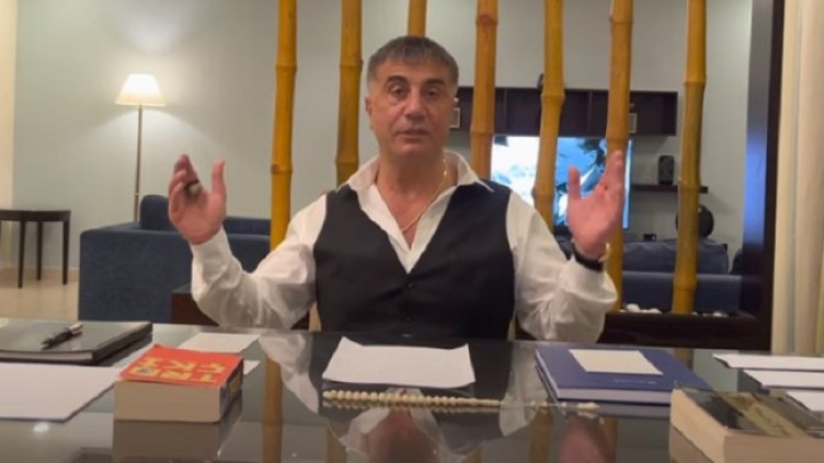 Мафиотът Пекер: Ердоган раздава автомати „Калашников" на цивилни граждани