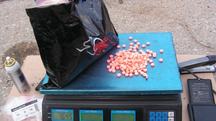 Заловиха 3,9 кг амфетамини в камион с кроасани