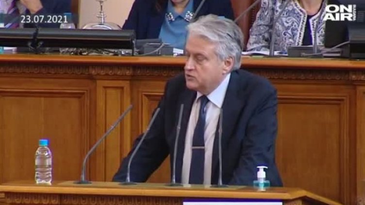 Изчегъртване и други "тежки" реплики: Как говорят политиците ни?